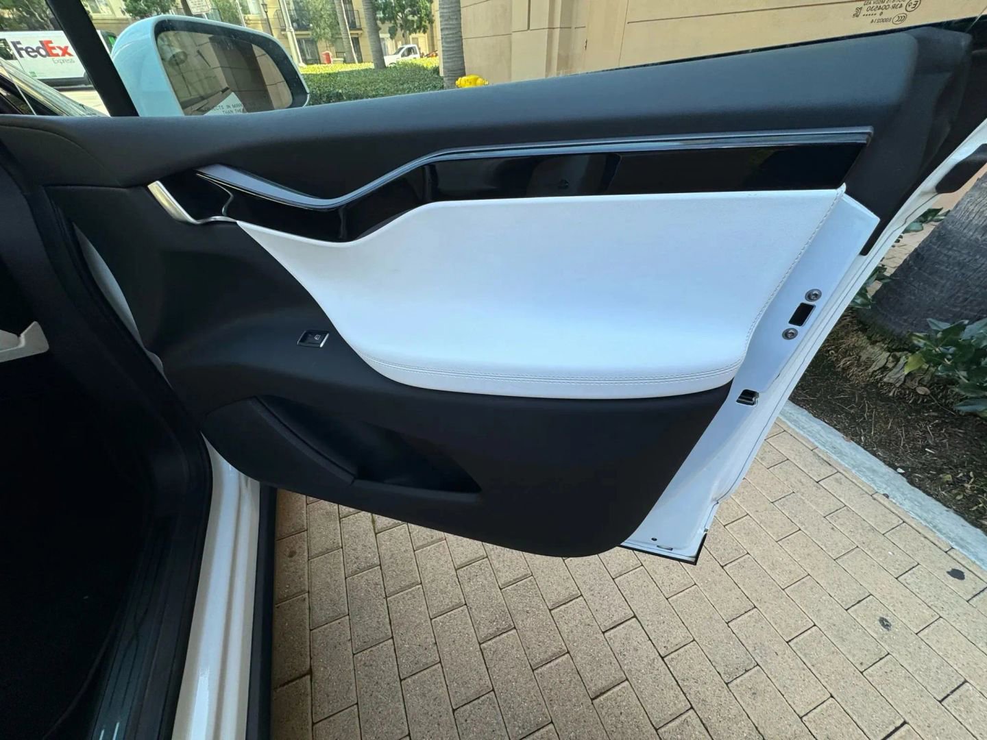 Used 2020 Tesla Model X Long Range AWD/4WD image 29