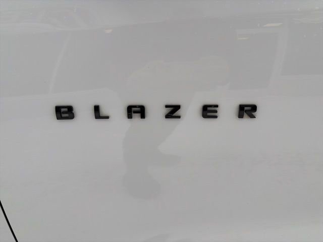 Certified 2023 Chevrolet Blazer LT w/ LPO, Black Grille Bar Package image 10