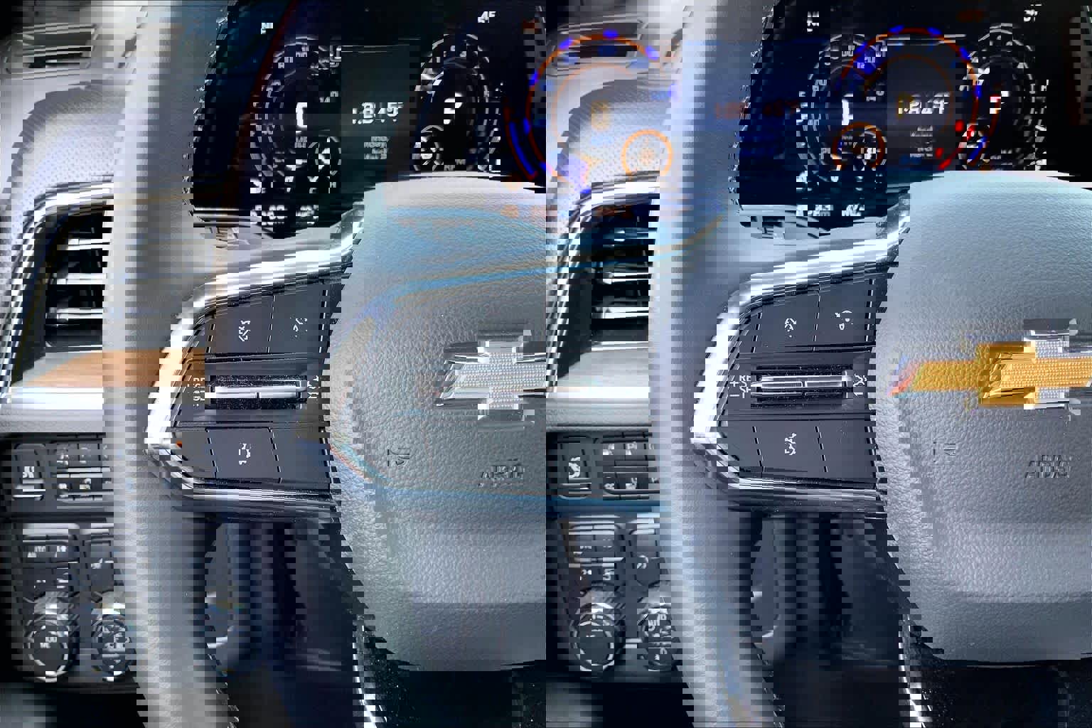 Used 2025 Chevrolet Tahoe High Country AWD/4WD image 24