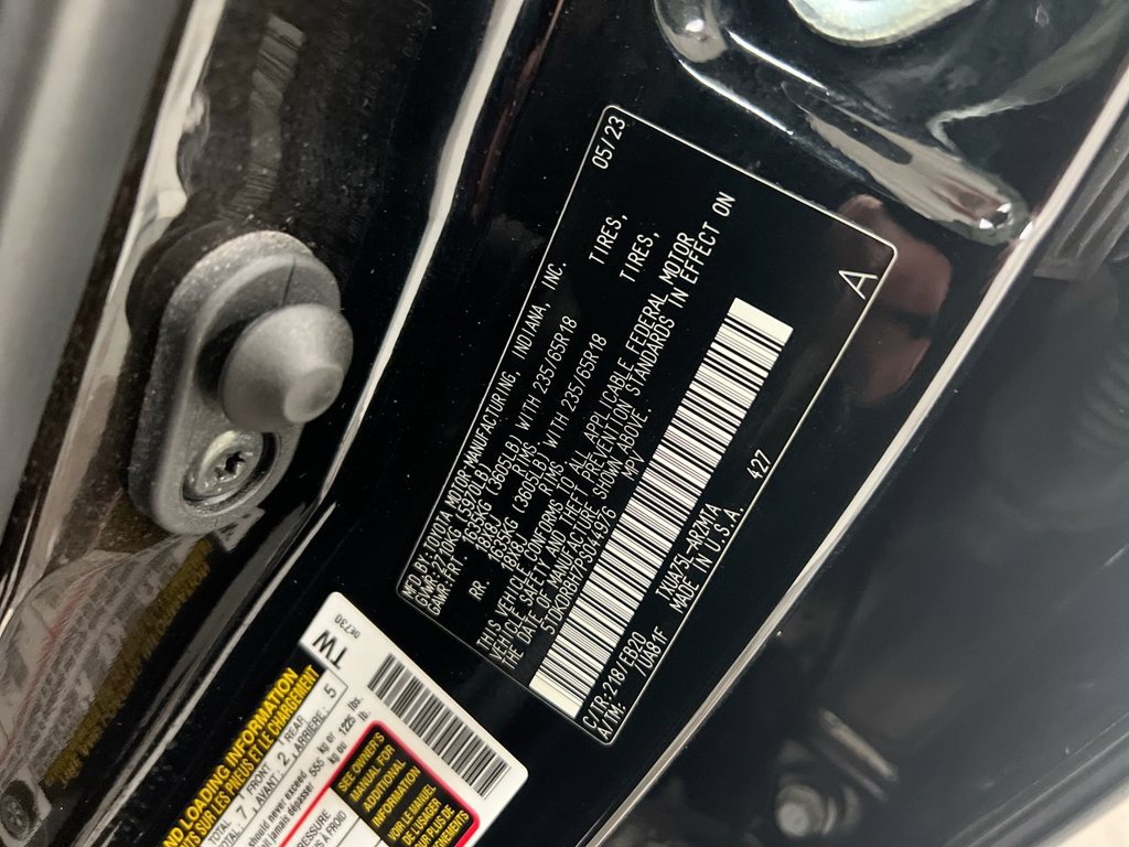 Used 2023 Toyota Highlander XLE AWD/4WD image 29