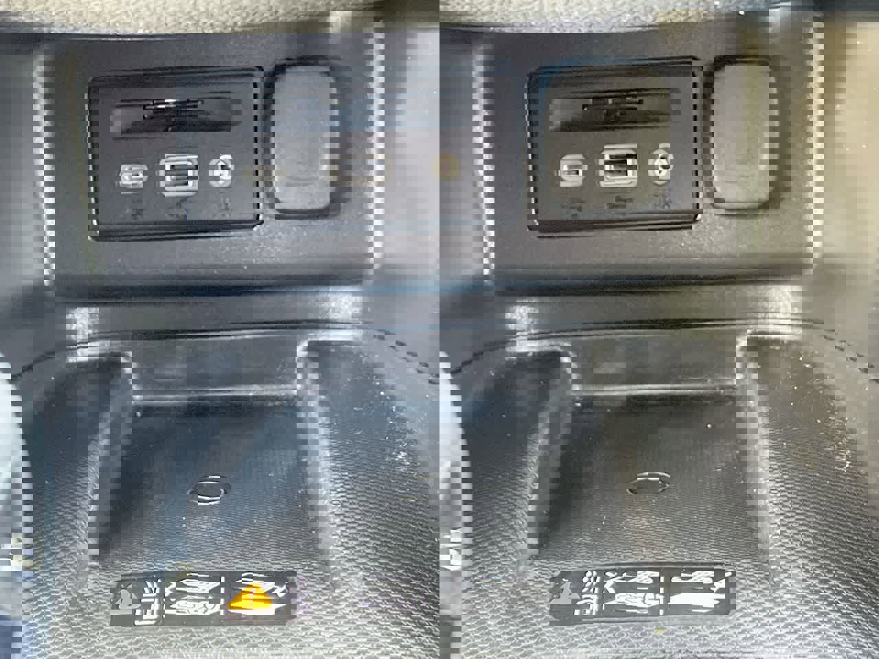 Used 2023 Chevrolet Equinox Premier image 28