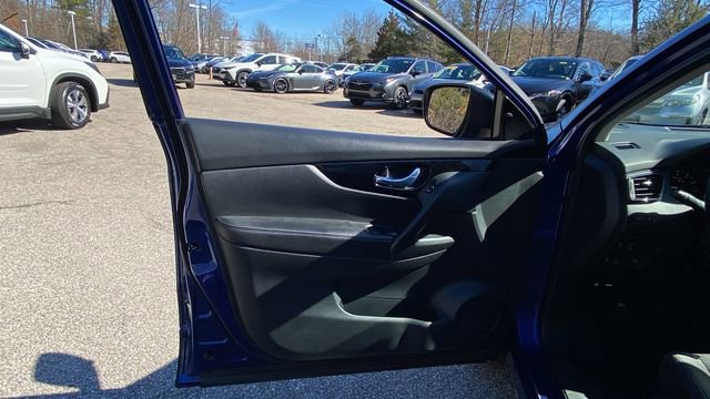 Used 2017 Nissan Rogue Sport SV w/ SV Premium Package image 16