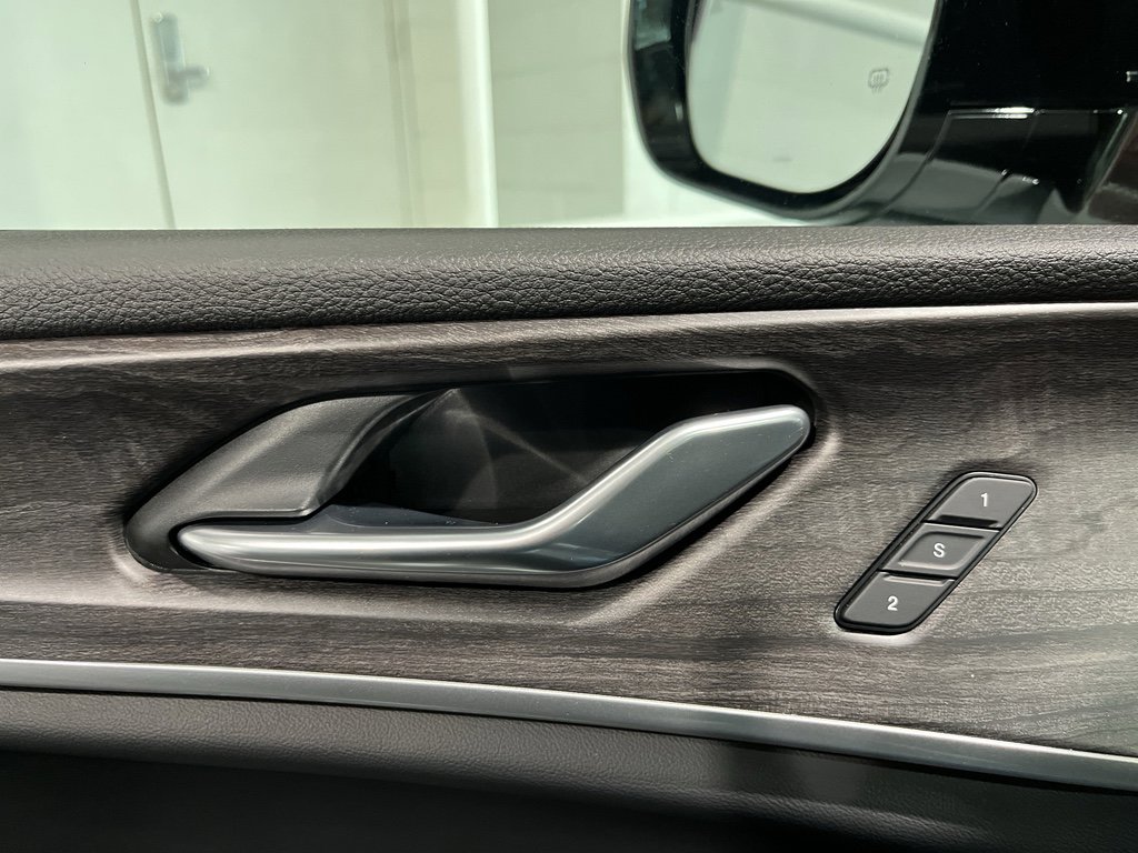 Used 2025 Jeep Grand Cherokee L Limited w/ Trailer Tow Package image 32