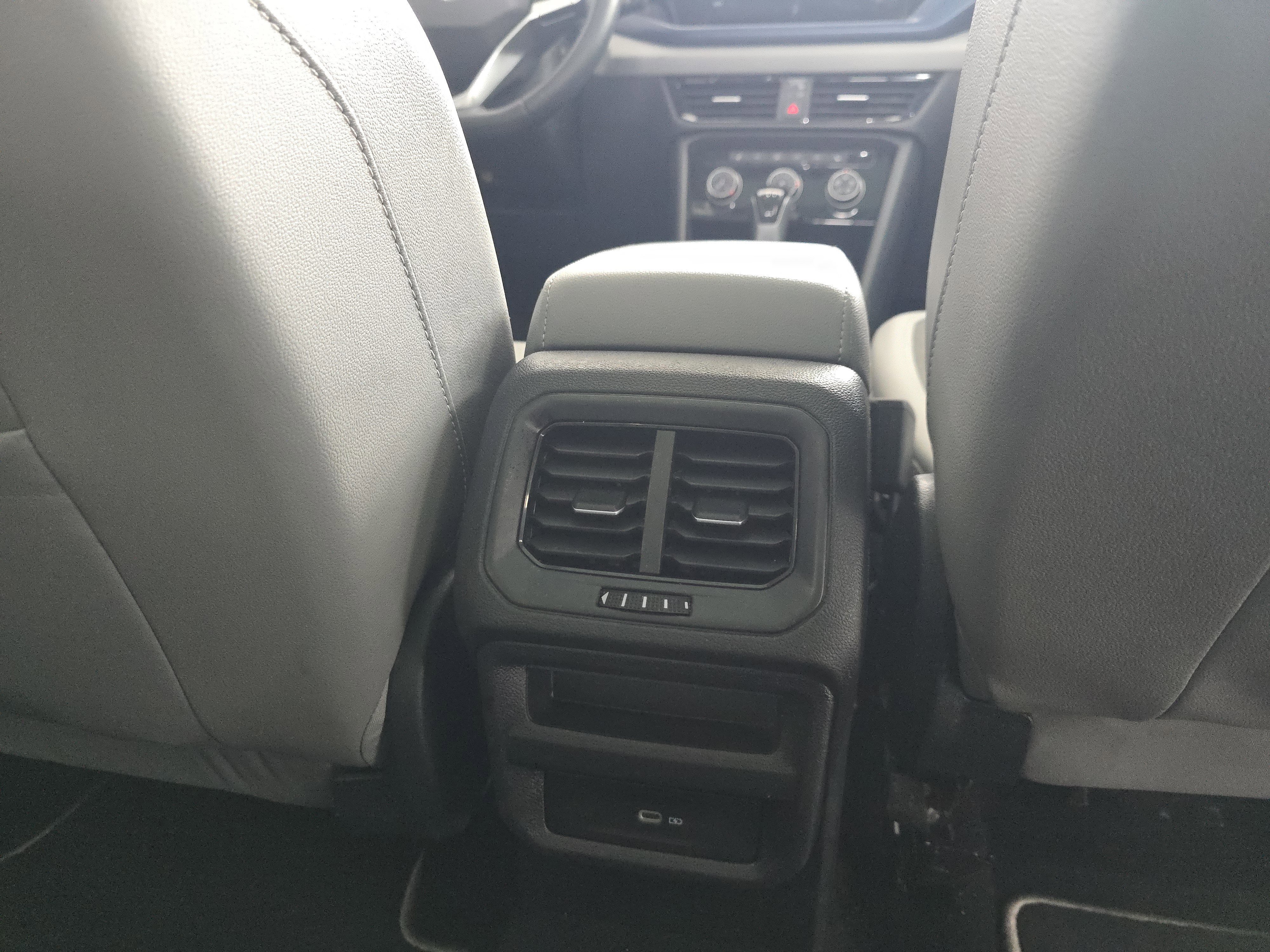 Used 2023 Volkswagen Taos SE image 28