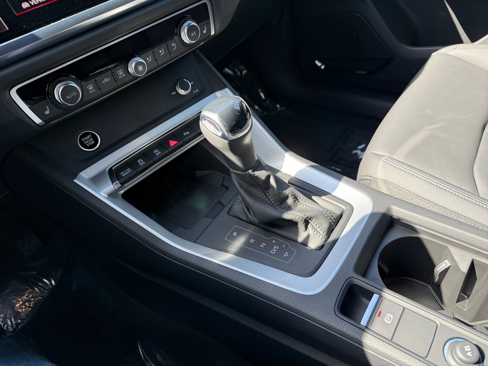 Used 2025 Audi Q3 2.0T Premium Plus w/ Premium Plus Package image 13