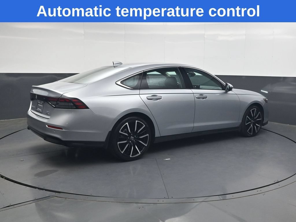 Used 2025 Honda Accord Touring image 4