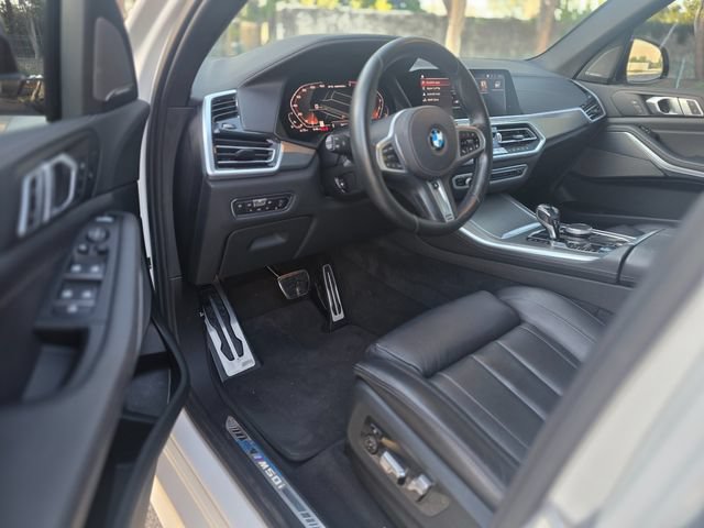 Used 2020 BMW X5 M50i w/ Parking Assistance Package AWD/4WD image 29