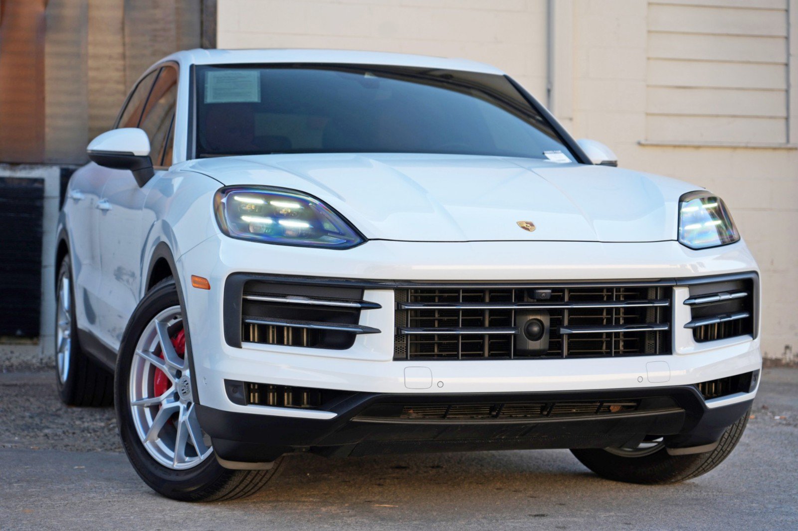 Used 2024 Porsche Cayenne S w/ Premium Package Plus AWD/4WD image 4