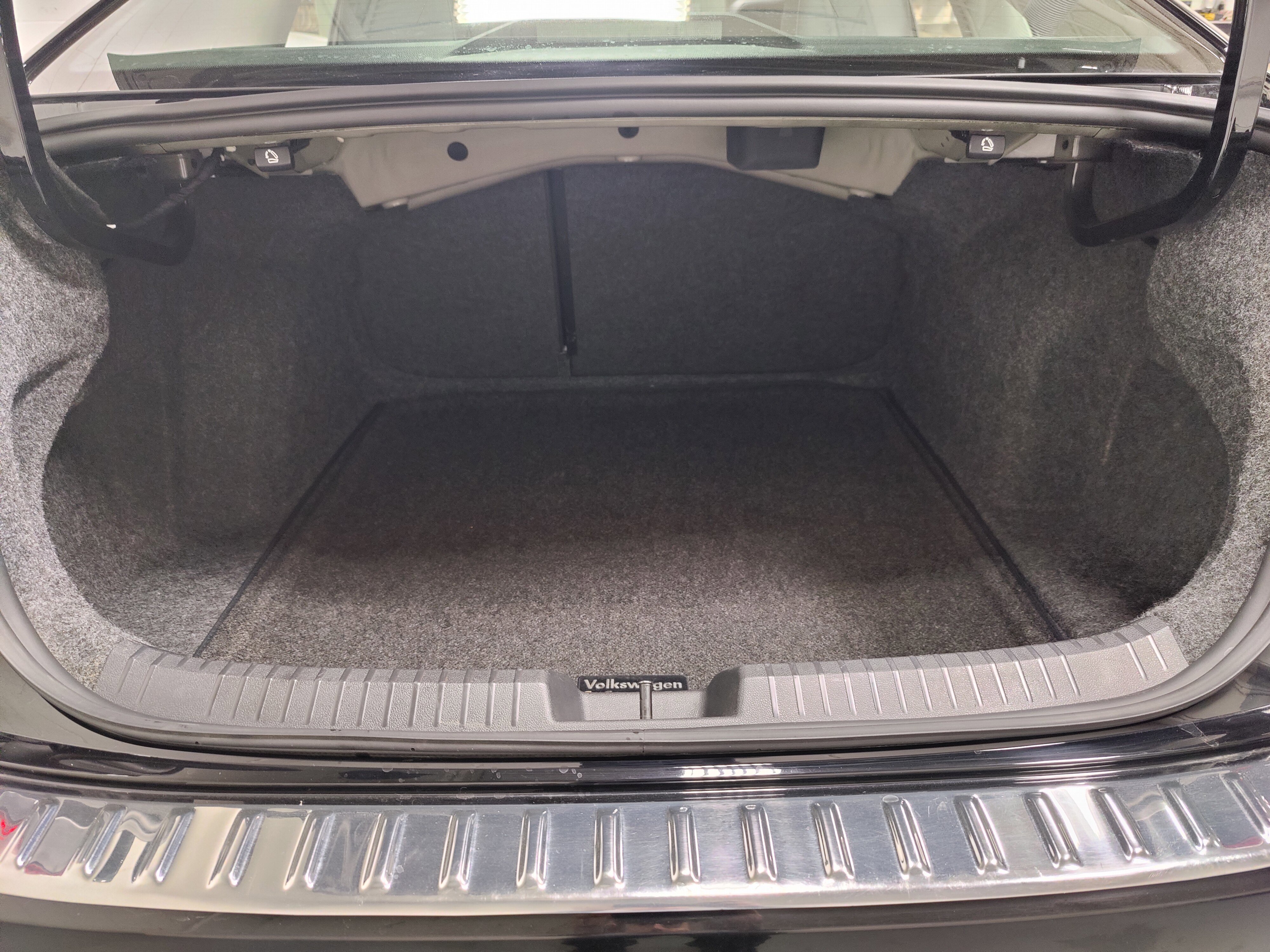 Used 2021 Volkswagen Jetta SE w/ SE Cold Weather Package image 29