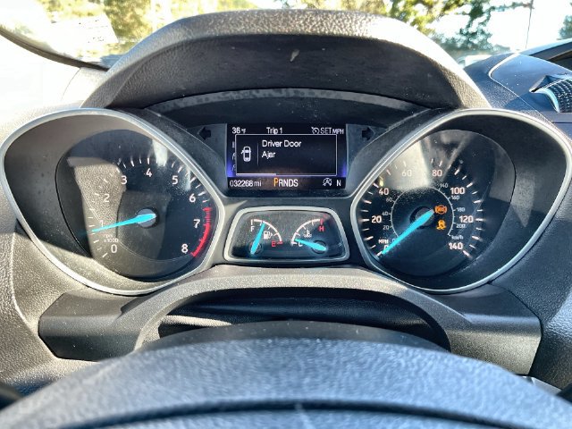 Used 2017 Ford Escape SE w/ SE Cold Weather Package AWD/4WD image 18