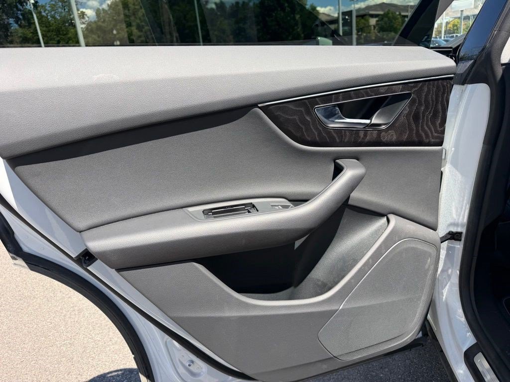 Used 2023 Audi Q8 Premium w/ Convenience Package AWD/4WD image 18