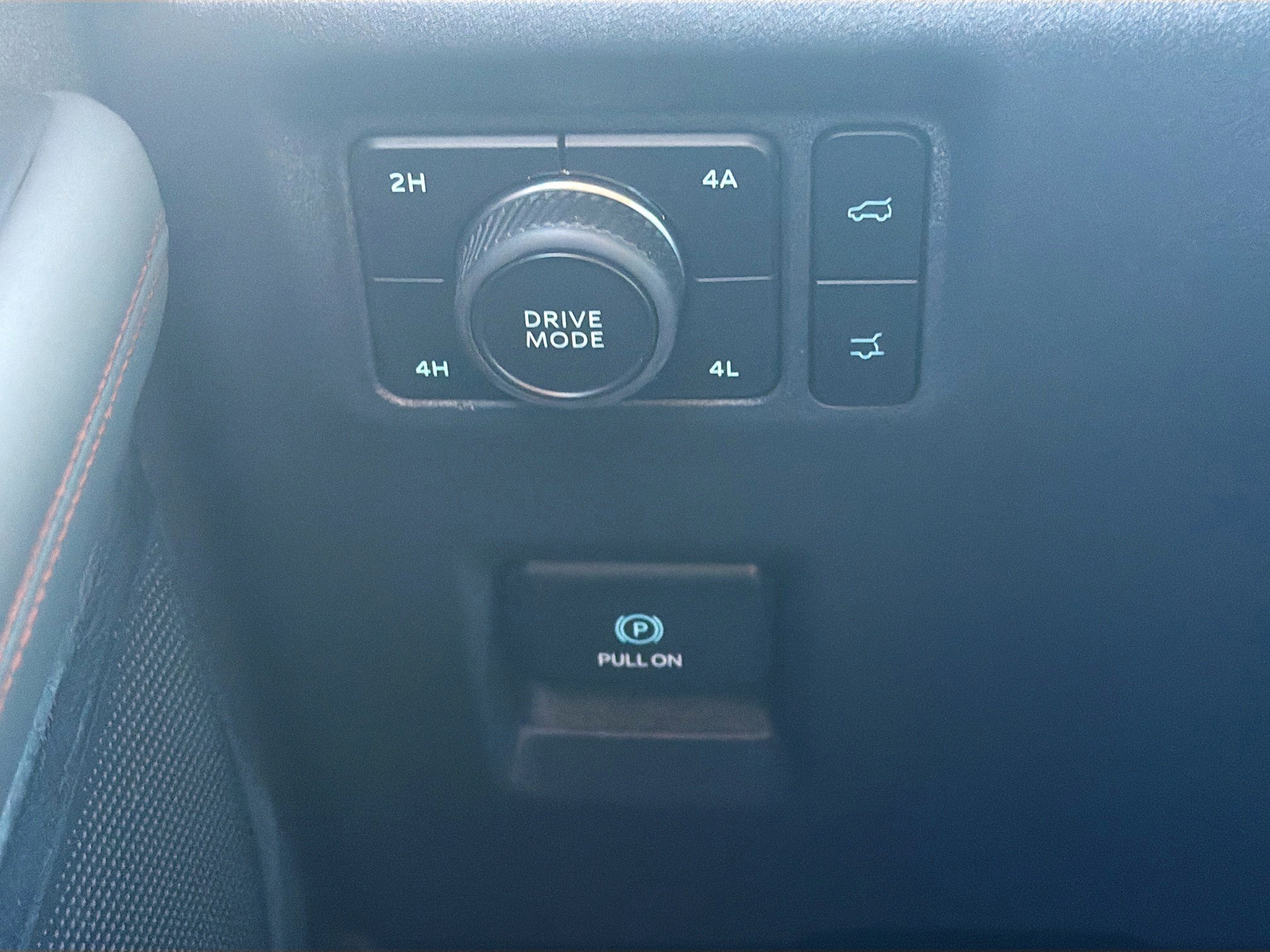Used 2025 Ford Expedition Active AWD/4WD image 17