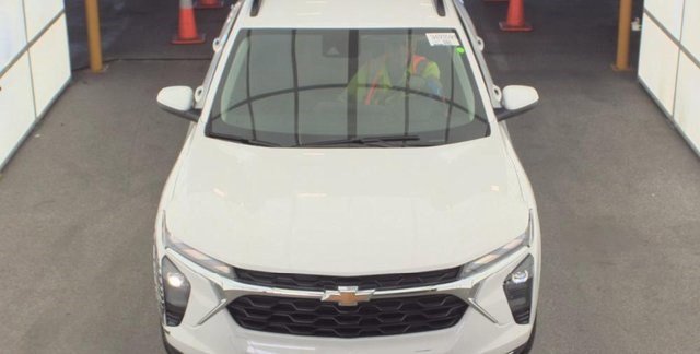 Used 2024 Chevrolet Trax LT w/ Driver Confidence Package image 3