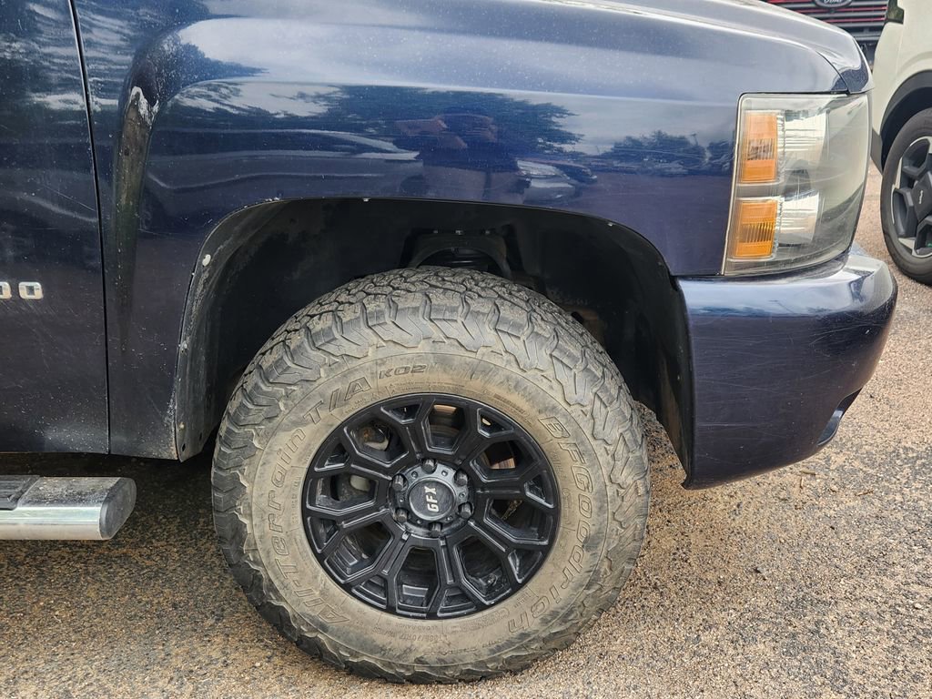 Used 2011 Chevrolet Silverado 1500 LT w/ All-Star Edition AWD/4WD image 5