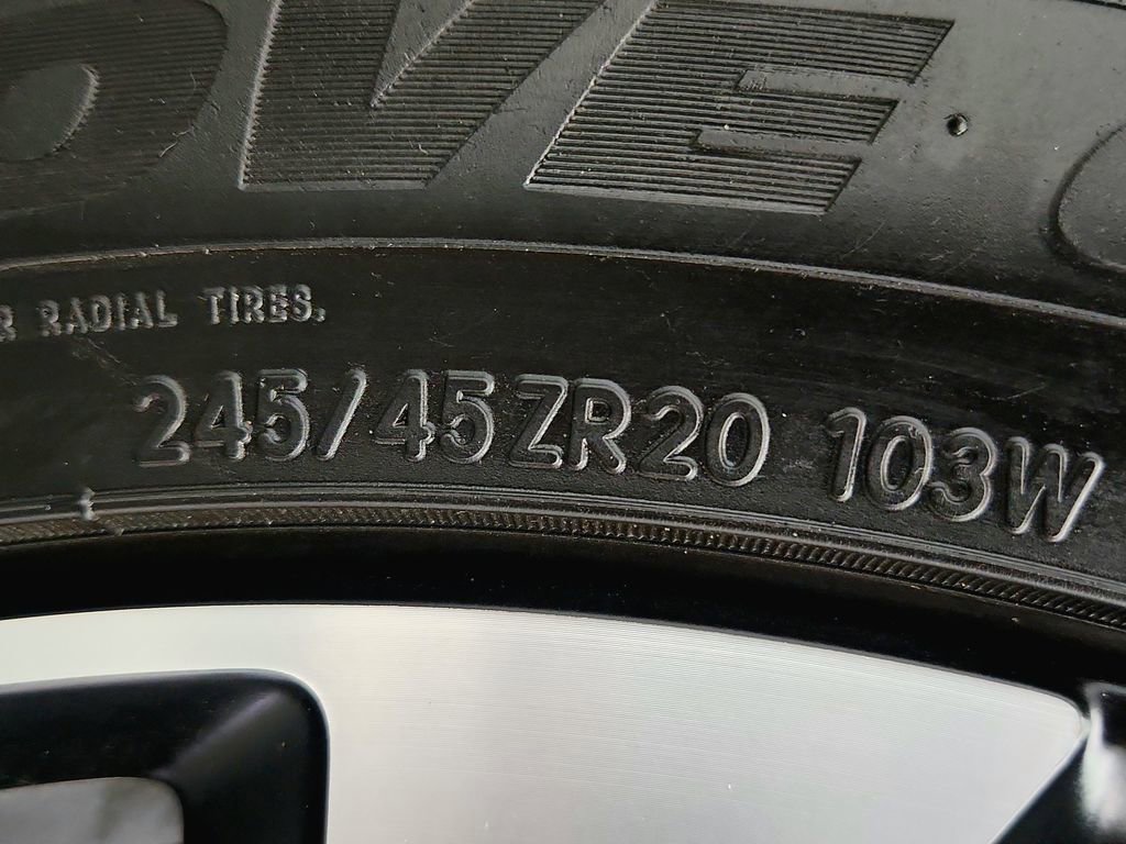 Used 2019 Volvo XC40 T5 R-Design AWD/4WD image 42