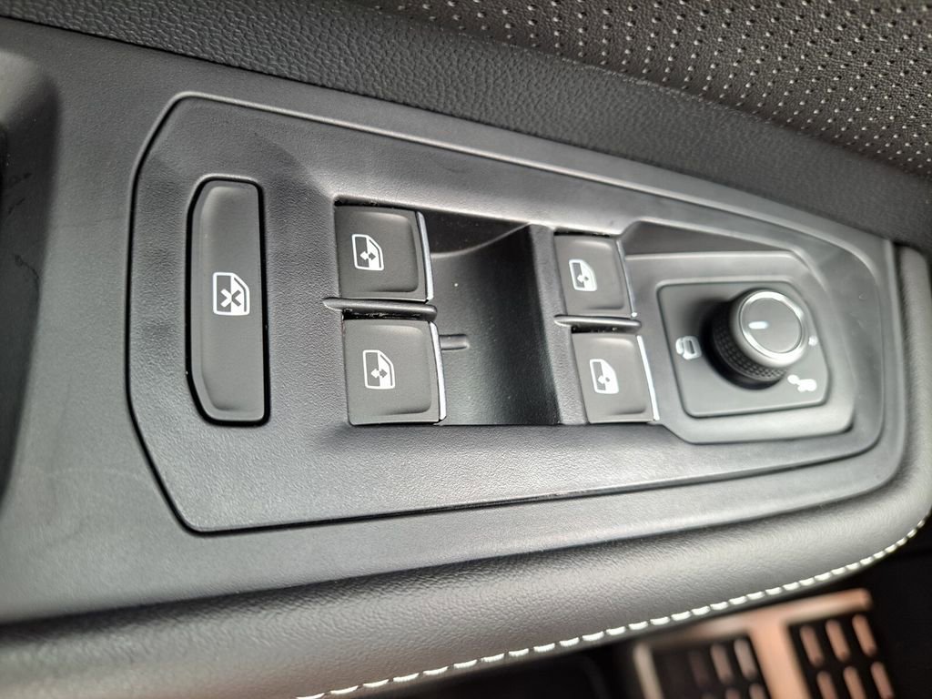 New 2026 Volkswagen Atlas Cross Sport SEL Premium R-Line image 16