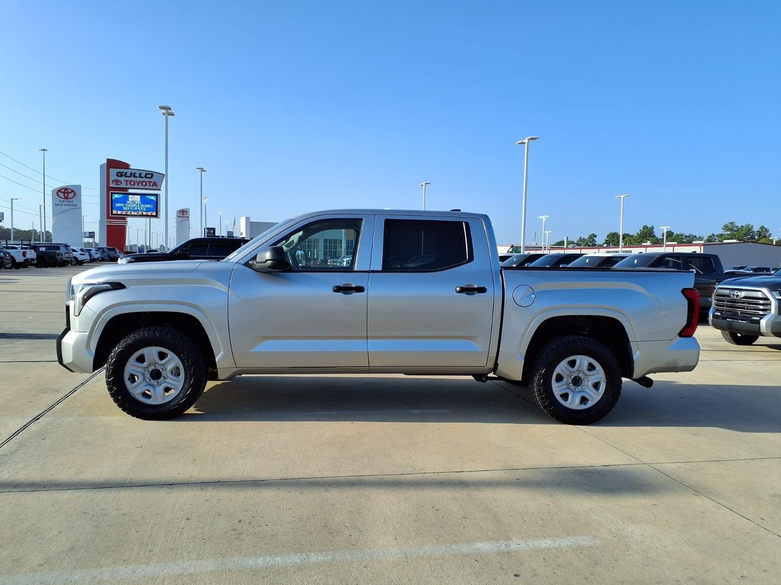Used 2024 Toyota Tundra SR w/ SR Tow Package AWD/4WD image 8