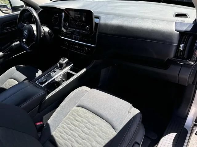 Used 2025 Nissan Pathfinder SV AWD/4WD image 30