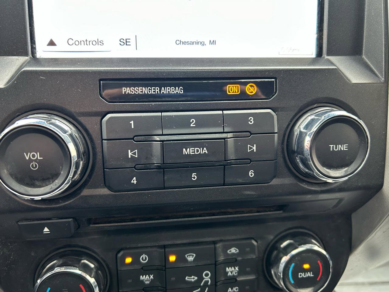 Used 2017 Ford F250 Lariat w/ Lariat Ultimate Package image 25