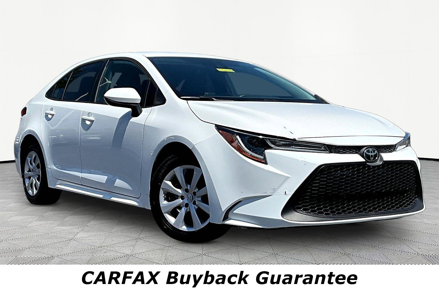 Used 2020 Toyota Corolla LE FWD image 3