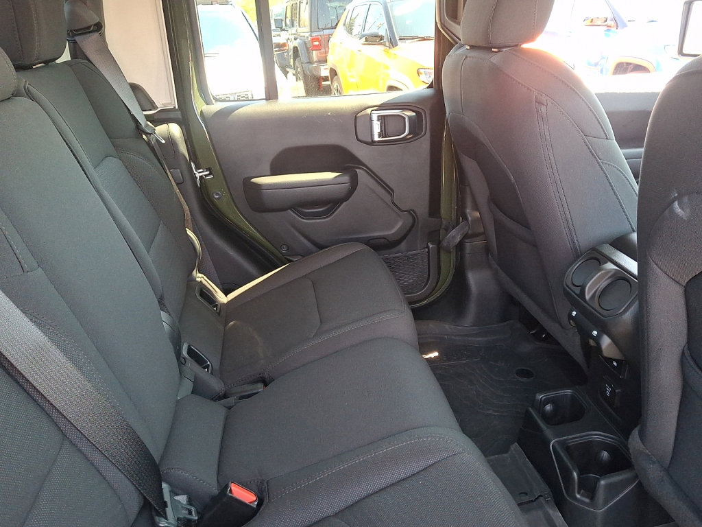 Used 2023 Jeep Gladiator Willys image 15