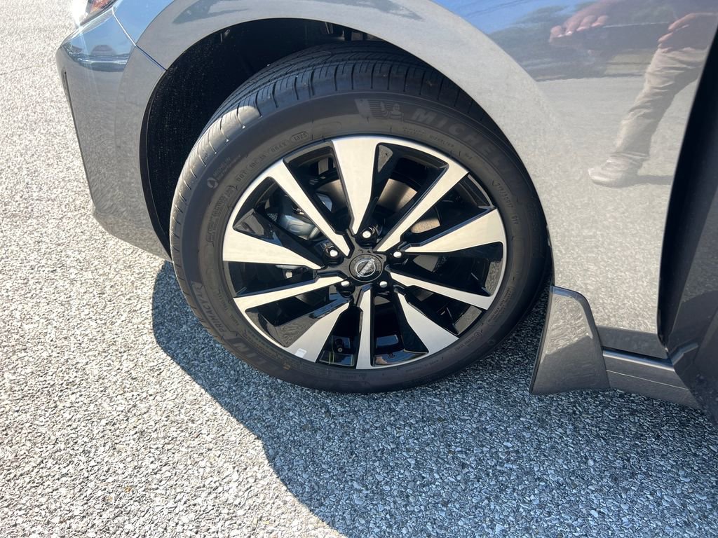 New 2025 Nissan Sentra SV w/ SV Premium Package image 27