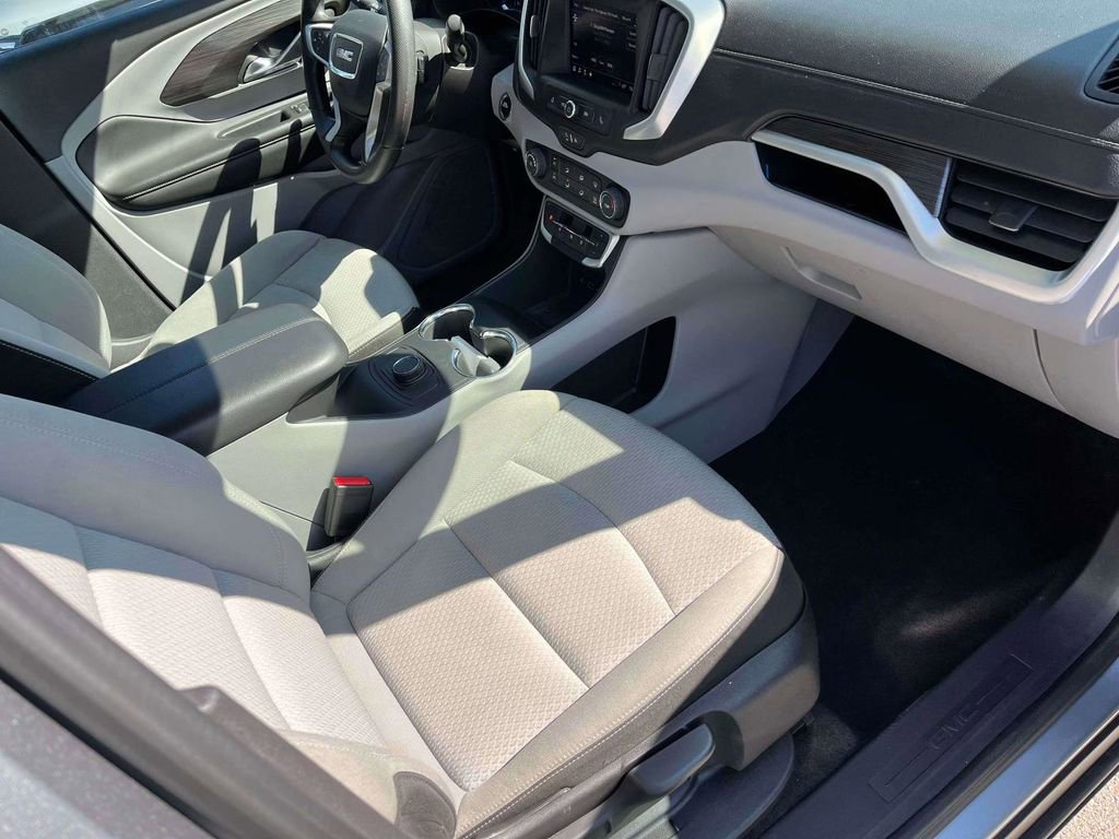Used 2024 GMC Terrain SLE FWD image 11