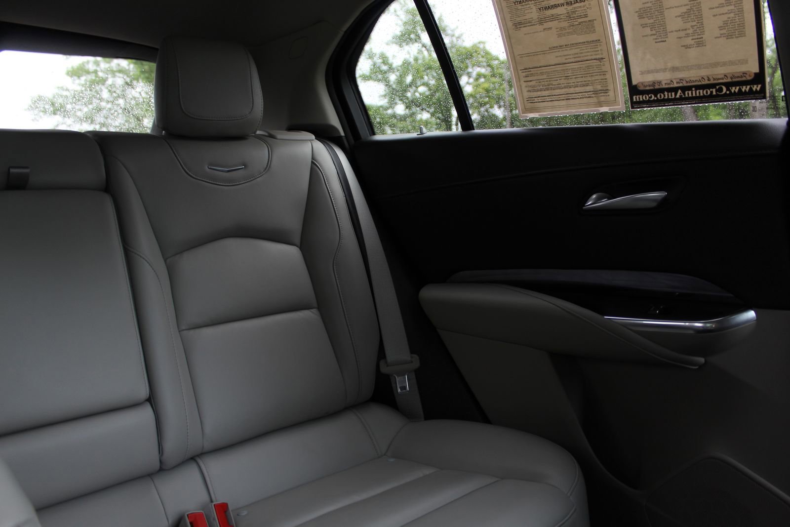 Used 2023 Cadillac XT4 Luxury w/ Cold Weather Package FWD image 15
