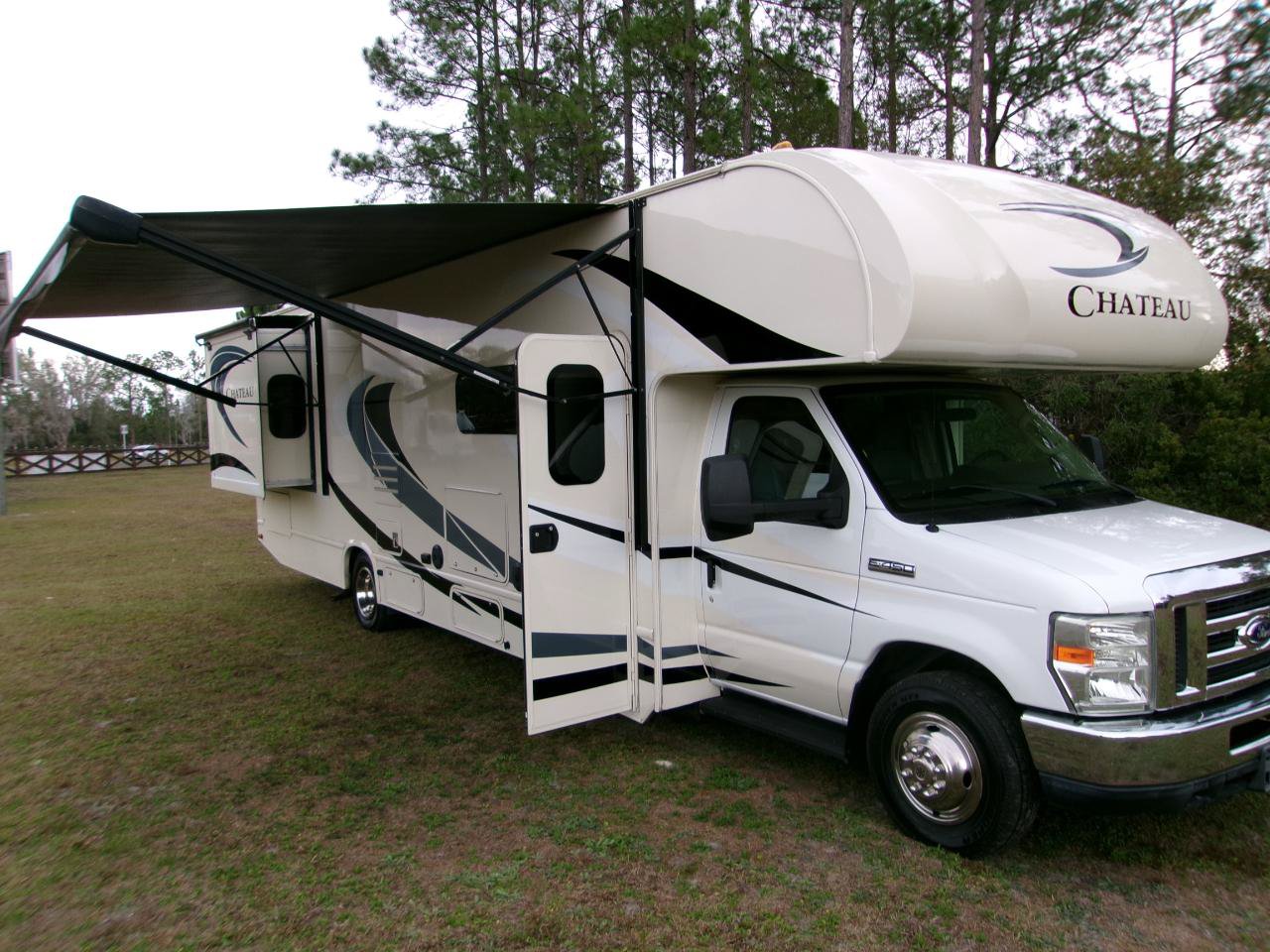 Used 2014 Ford E-450 and Econoline 450 Super Duty w/ Motorhome Prep Package RWD image 2