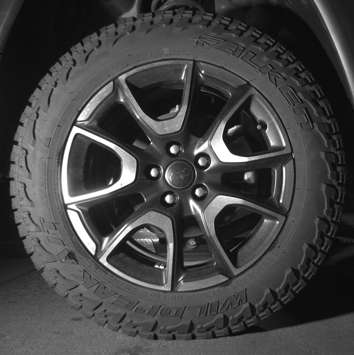 Used 2025 Jeep Compass Trailhawk image 15