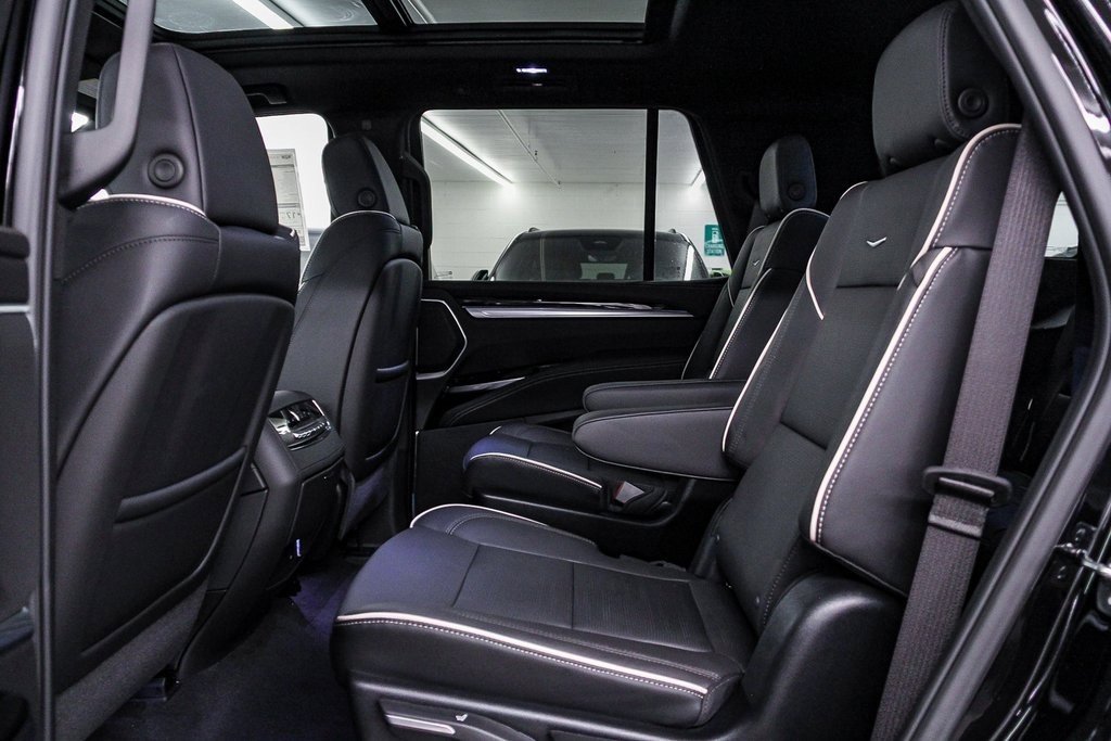 Used 2026 Cadillac Escalade Luxury image 17