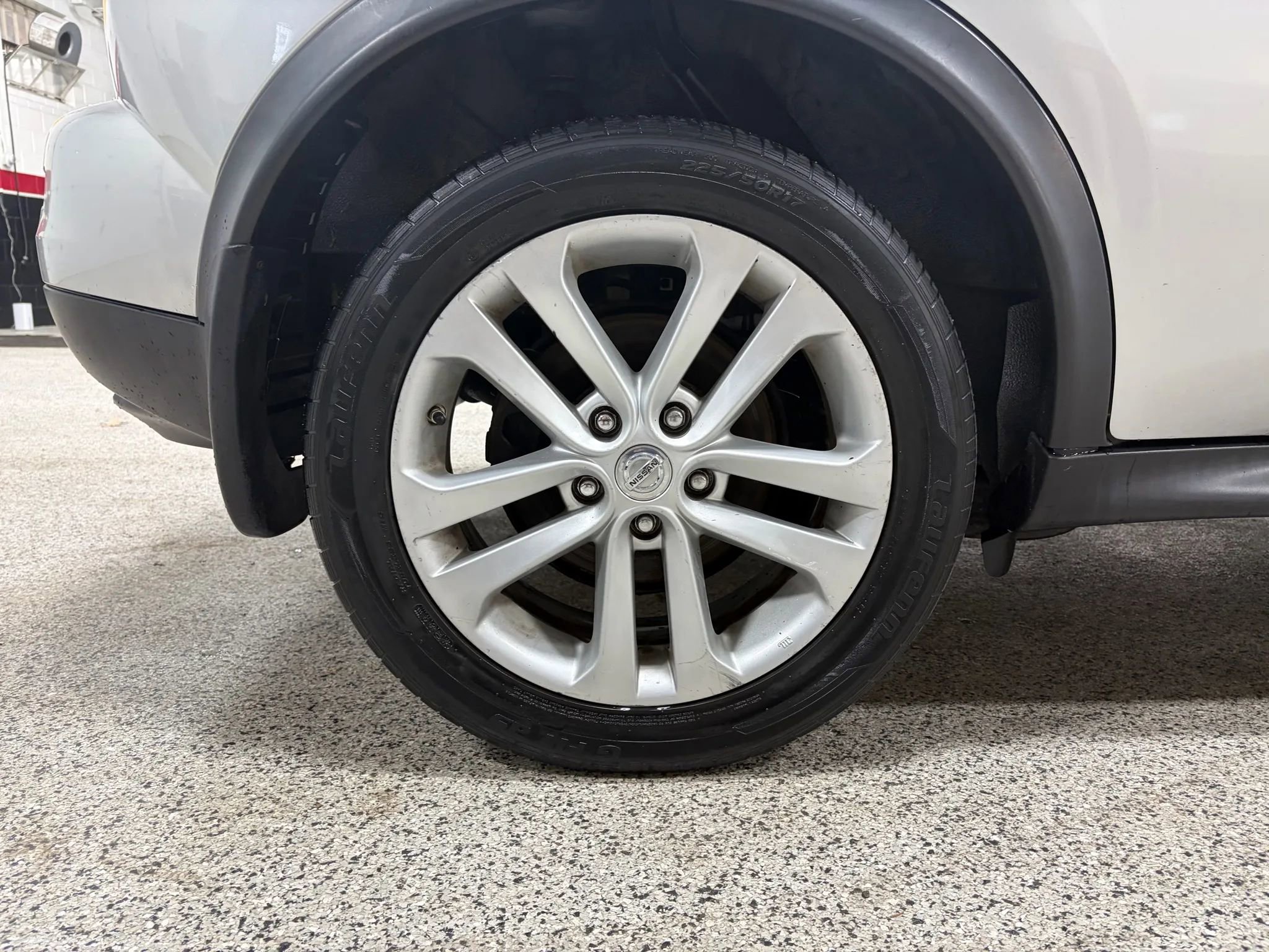 Used 2011 Nissan Juke SL image 16