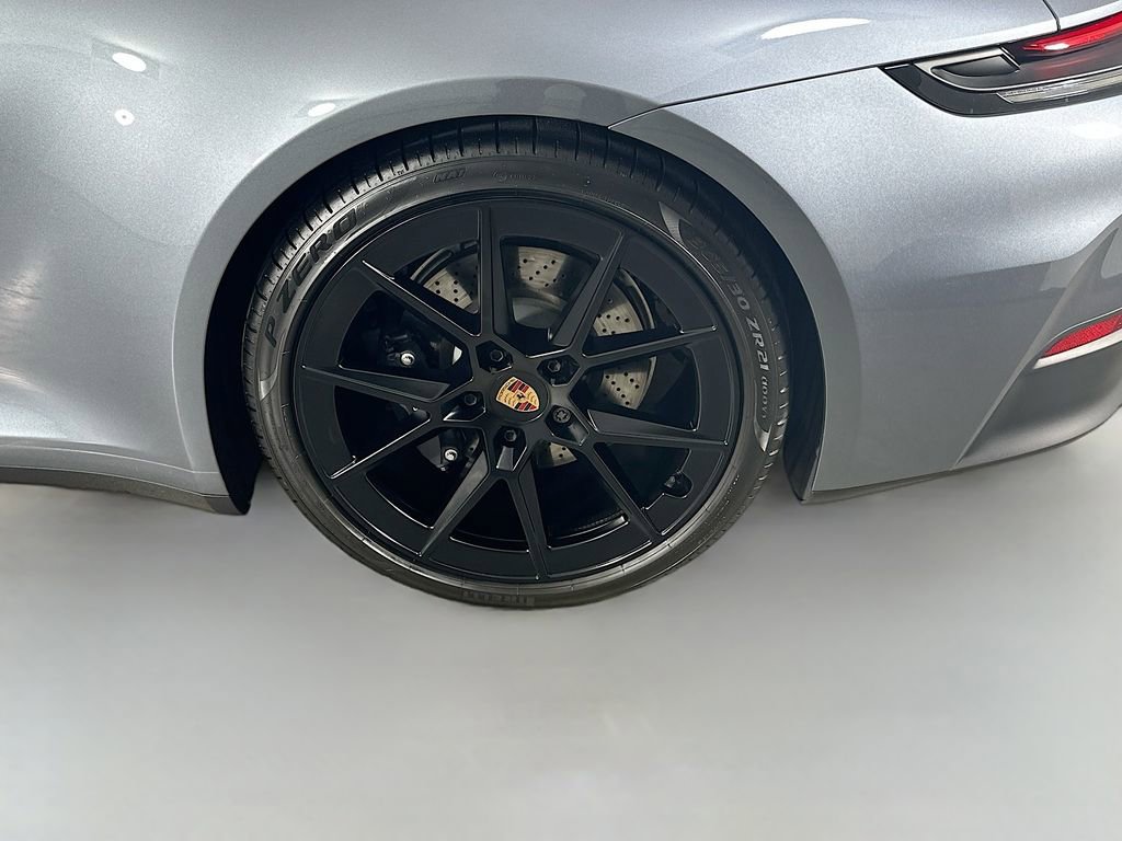 Used 2025 Porsche 911 Carrera T image 28