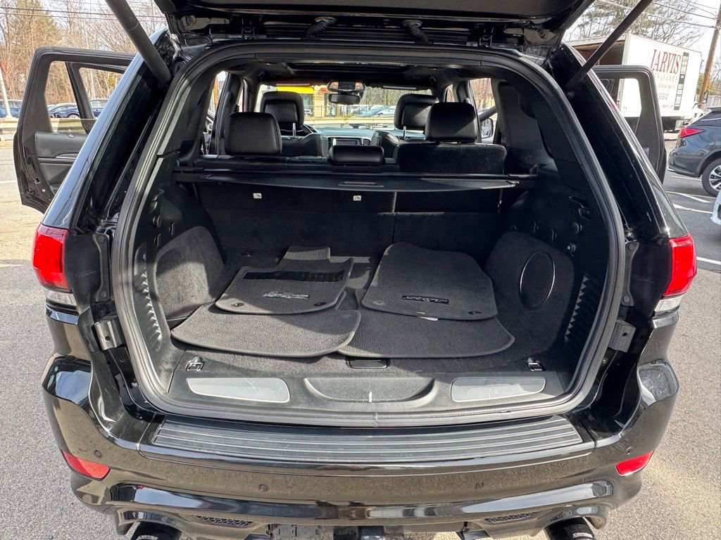 Used 2018 Jeep Grand Cherokee SRT image 21