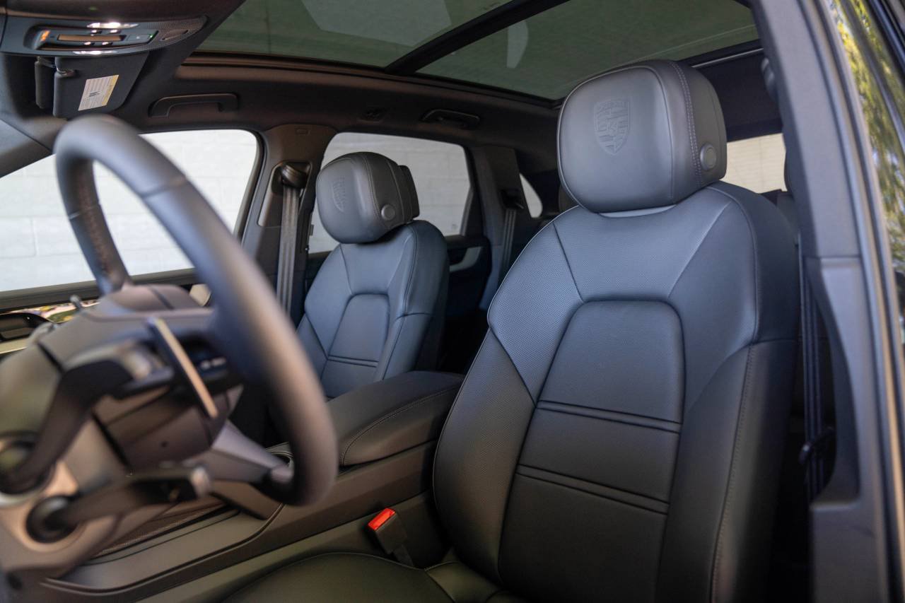 New 2026 Porsche Cayenne S AWD/4WD image 5