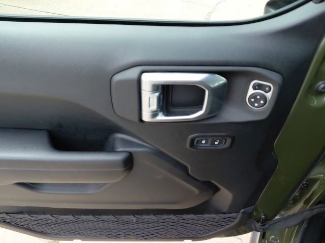Used 2021 Jeep Wrangler Sport AWD/4WD image 27