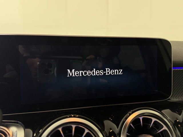 Used 2021 Mercedes-Benz GLB 250 image 19