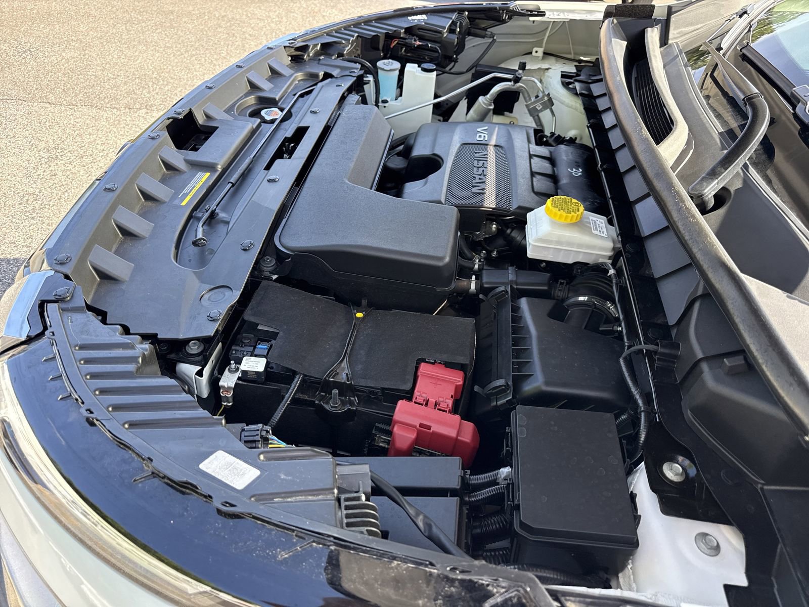 Used 2024 Nissan Pathfinder Platinum image 40