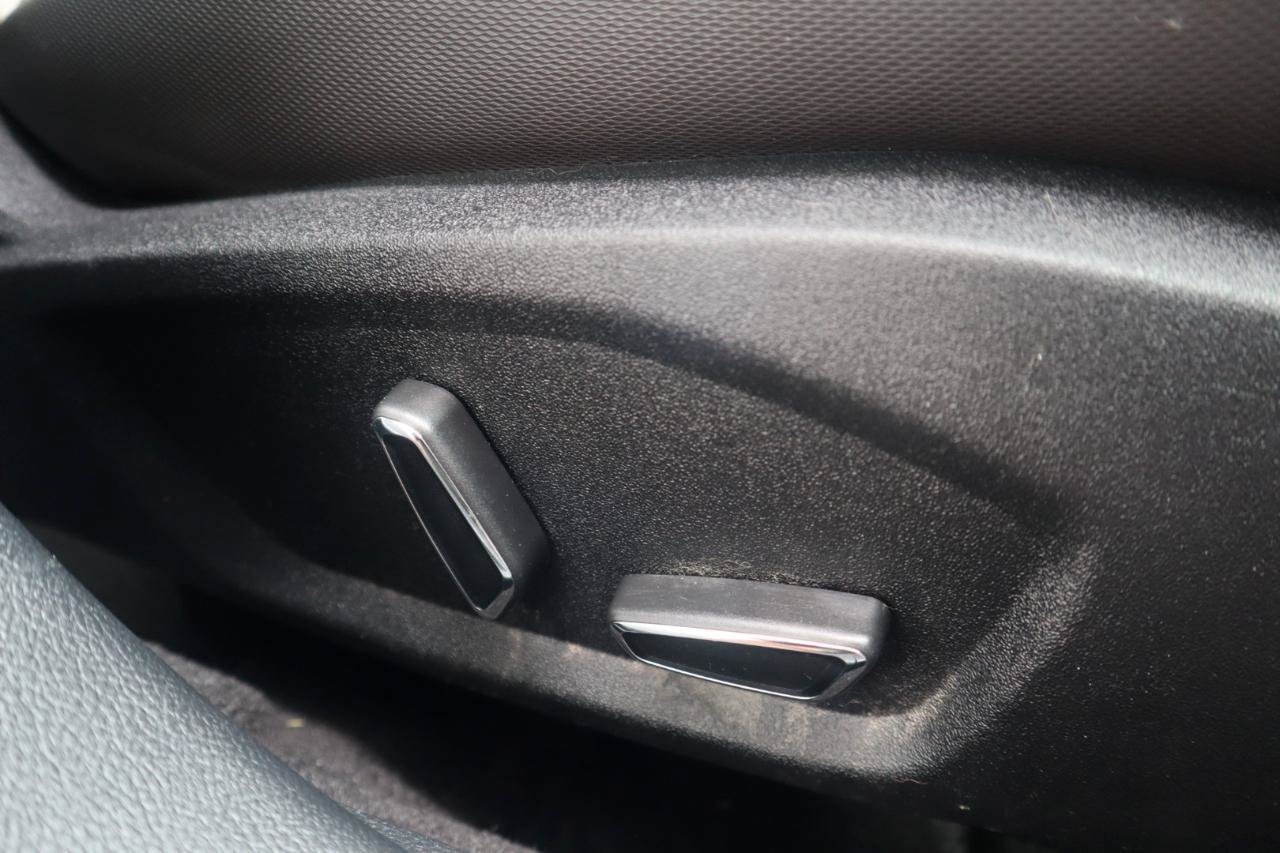 Used 2019 Ford Fusion SE w/ Equipment Group 151A FWD image 41