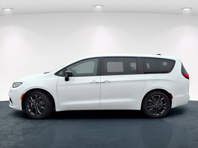 New 2026 Chrysler Pacifica Select FWD image 5