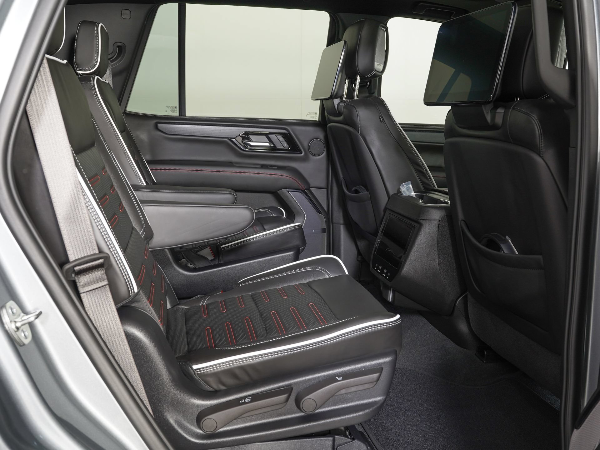 Used 2026 GMC Yukon AT4 Ultimate AWD/4WD image 10