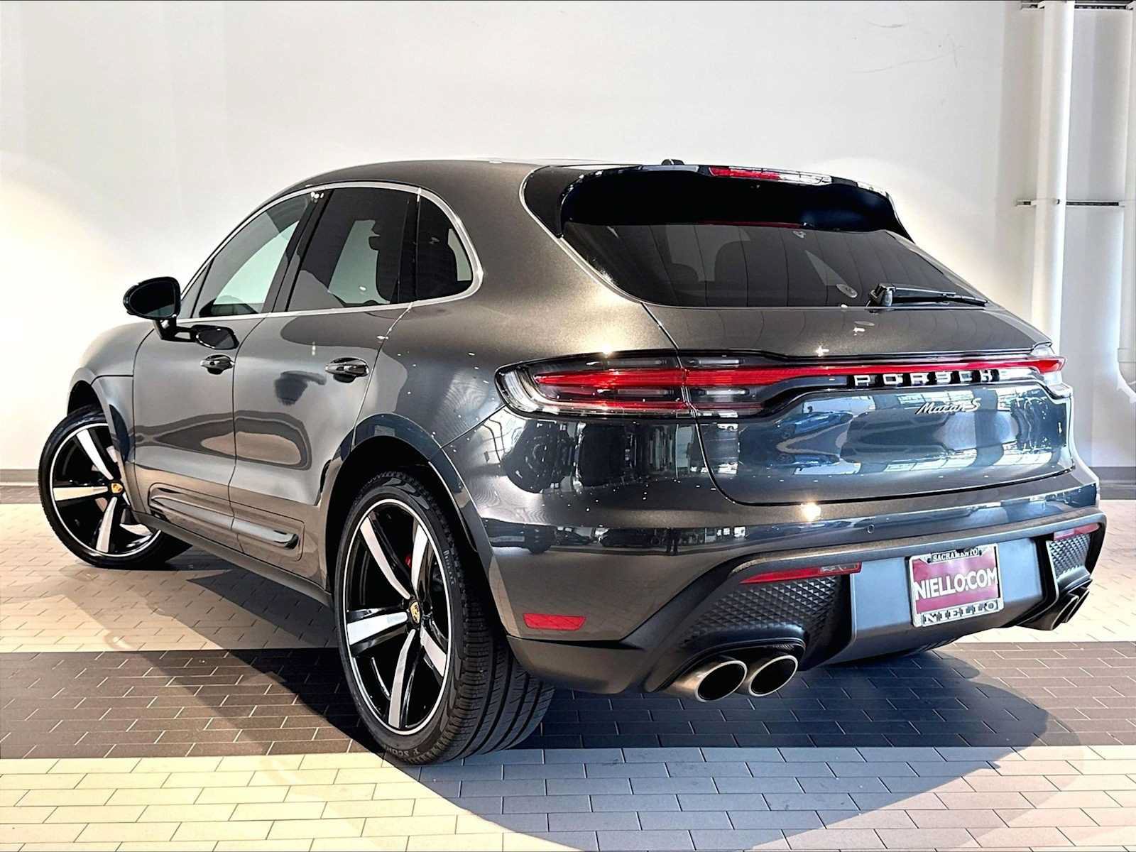 Used 2025 Porsche Macan S AWD/4WD image 3