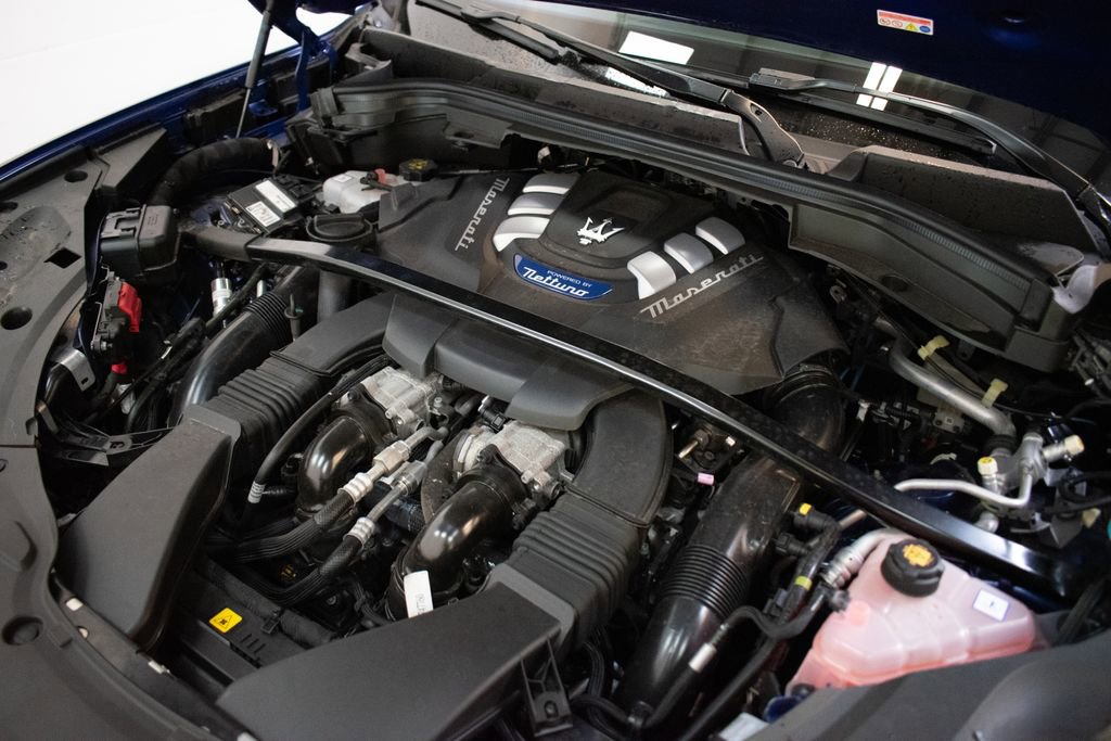 Used 2024 Maserati Grecale Trofeo AWD/4WD image 10