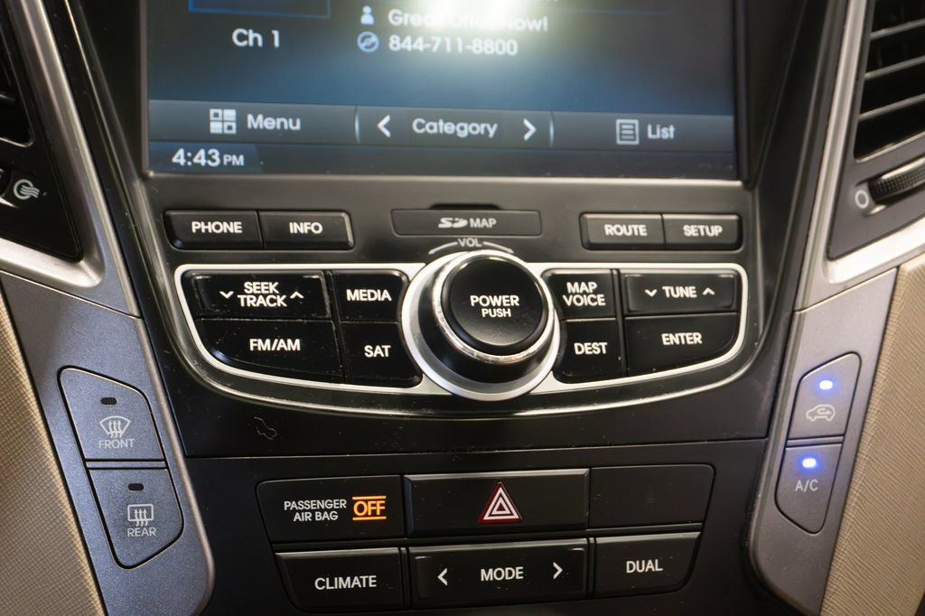 Used 2013 Hyundai Santa Fe Sport 2.0T w/ Technology Pkg AWD/4WD image 18