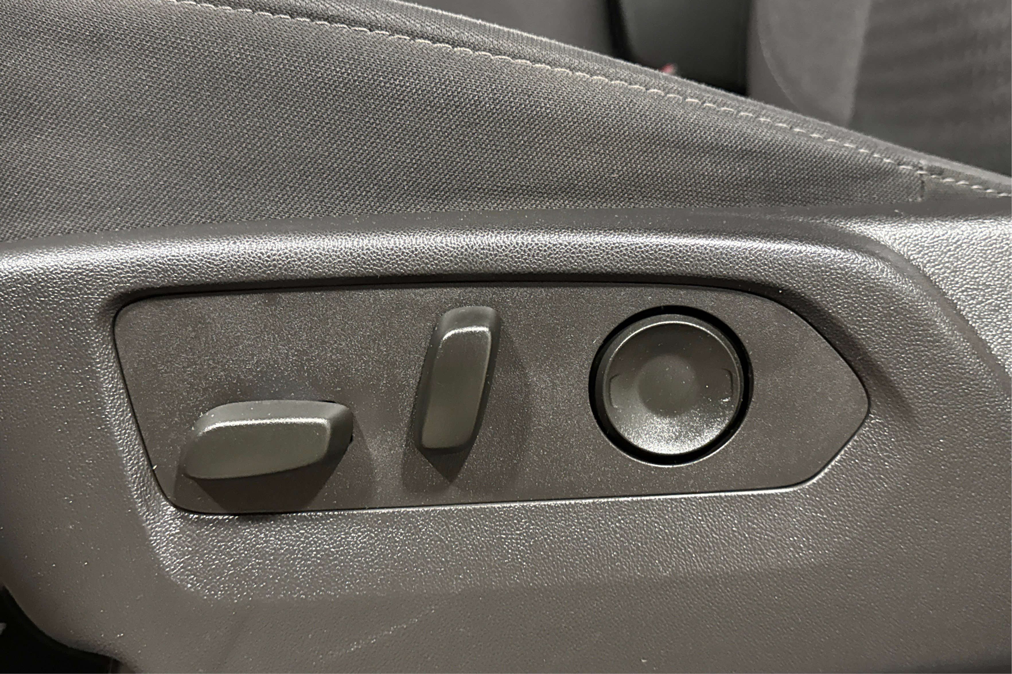 Used 2023 Chevrolet Silverado 1500 Custom image 19