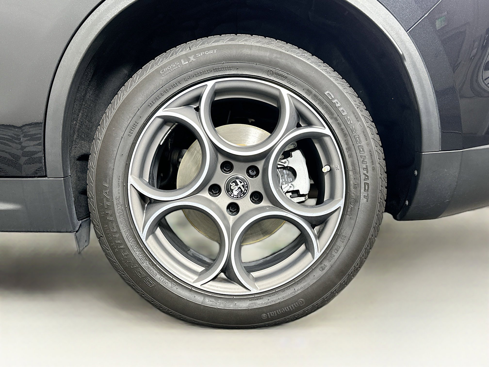 Used 2023 Alfa Romeo Stelvio Sprint RWD image 11