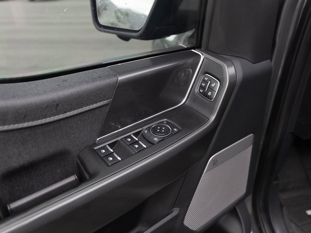 Used 2025 Ford F150 Lariat AWD/4WD image 11