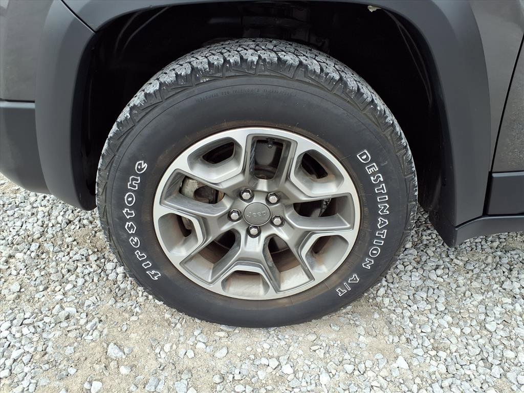 Used 2022 Jeep Cherokee Trailhawk w/ Premium Leather Package image 41