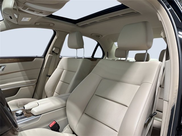 Used 2014 Mercedes-Benz E 350 4MATIC Sedan image 25