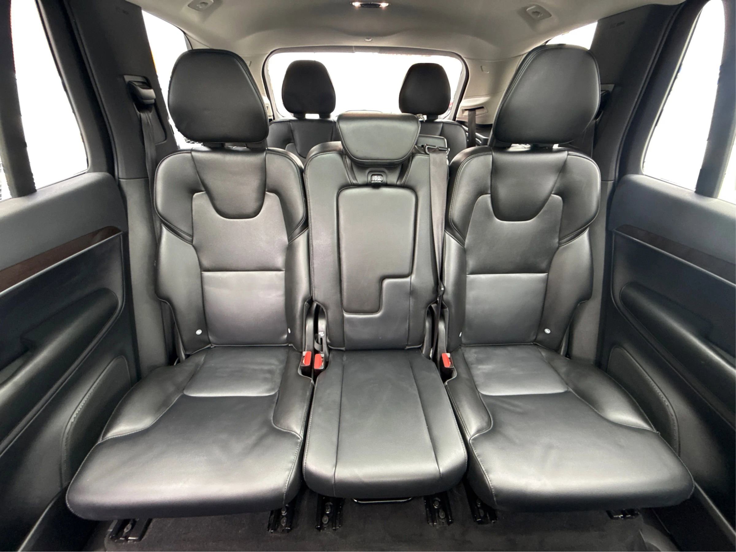 Used 2019 Volvo XC90 T5 Momentum w/ Protection Package image 28